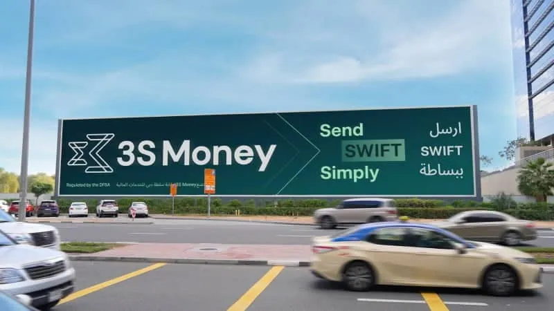 Why Outdoor Advertising Complements Digital Marketing Campaigns