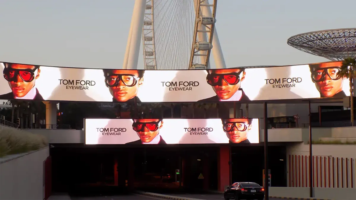 What is DOOH advertising?
